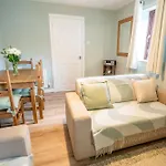 2 Bed, Ground Floor Flat, Апартаменты *