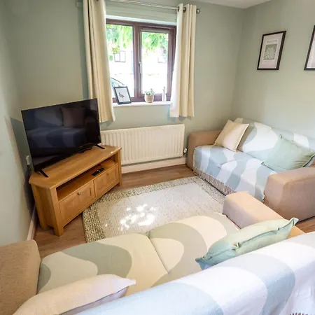2 Bed, Ground Floor Flat, *
