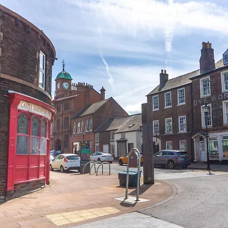 Lejlighed 2 Bed, Ground Floor Flat, *