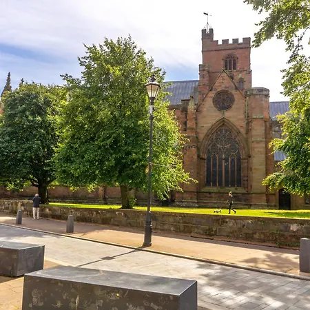 2 Bed, Ground Floor Flat, شقة