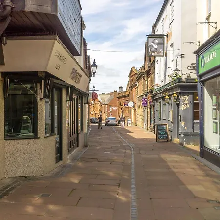 2 Bed, Ground Floor Flat,