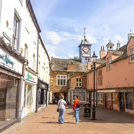 2 Bed, Ground Floor Flat, * Carlisle (Cumbria)