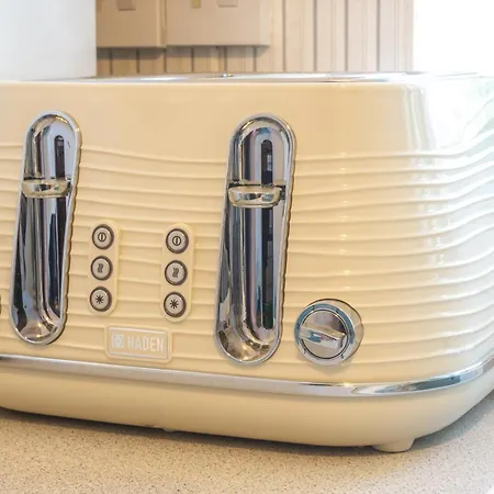 2 Bed, Ground Floor Flat, * كارلايل