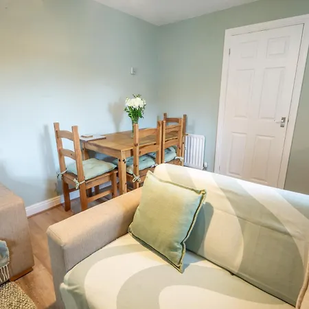 2 Bed, Ground Floor Flat, Lejlighed