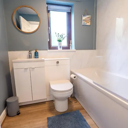 شقة 2 Bed, Ground Floor Flat, *