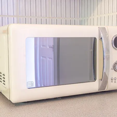 2 Bed, Ground Floor Flat, Lejlighed