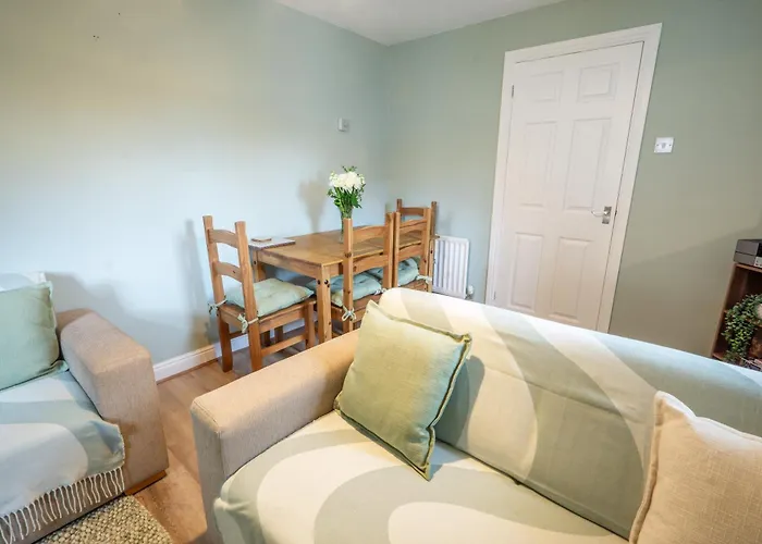 2 Bed, Ground Floor Flat, Lejlighed